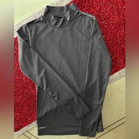 Boy’s NIKEfit base layer - Picture 14 of 16